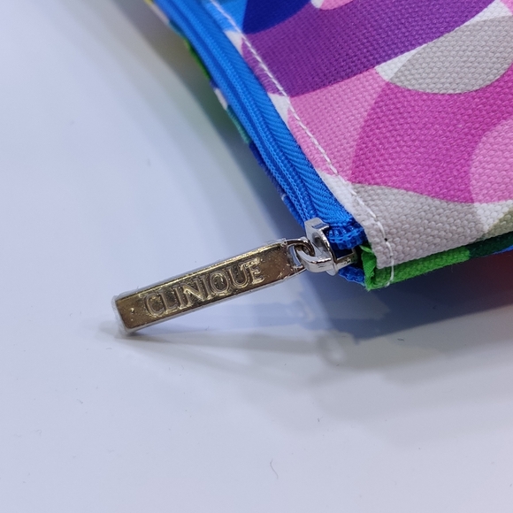 Clinique makeup/toiletry bag - Picture 2 of 3